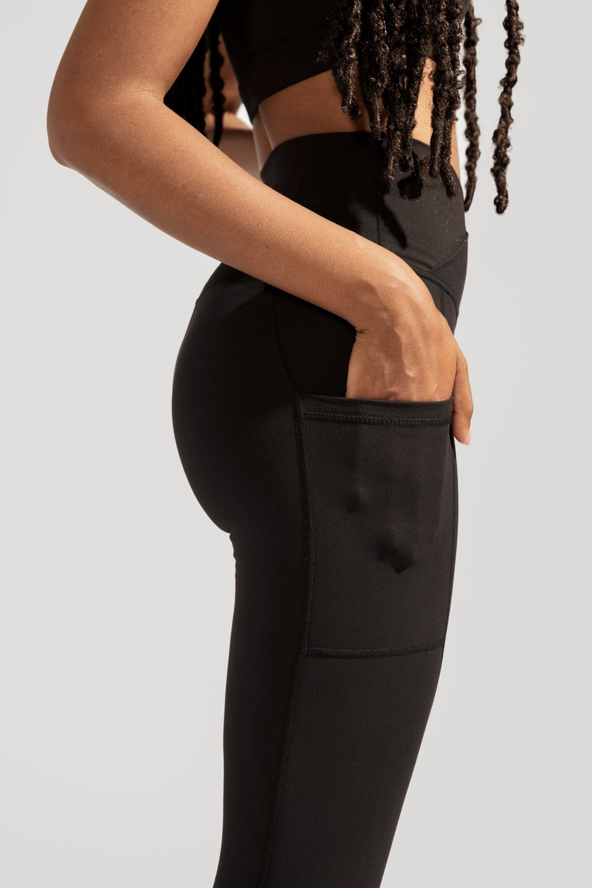 Crisscross Hourglass® Leggings with Pockets - Black